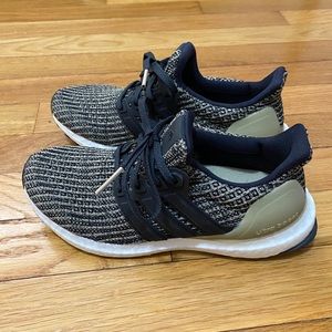 Size 6 womens / size 4 (big boy)kids Adidas Ultra boost sneakers